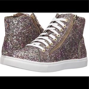 ✨Steve Madden ‘EARNST-G’ Sneakers✨